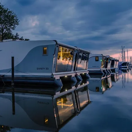 Botel Hausboot Relax