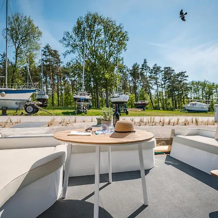 Hotel na wodzie Hausboot Relax 4*