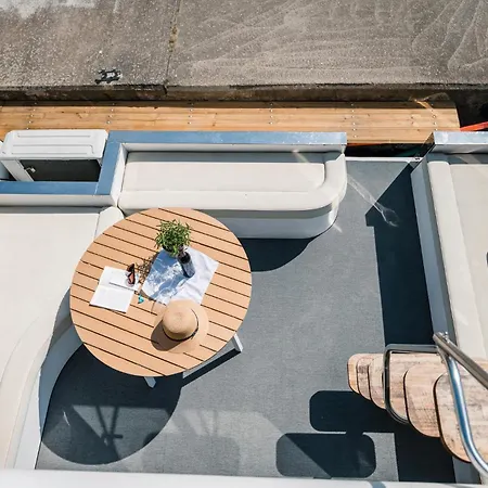 Hausboot Relax Hotel na wodzie Sagard