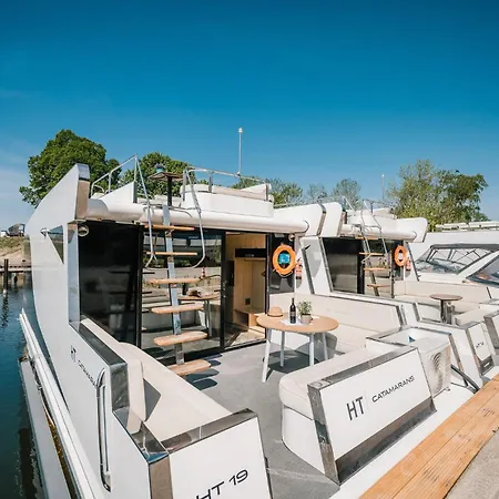 Hausboot Relax 4* Sagard